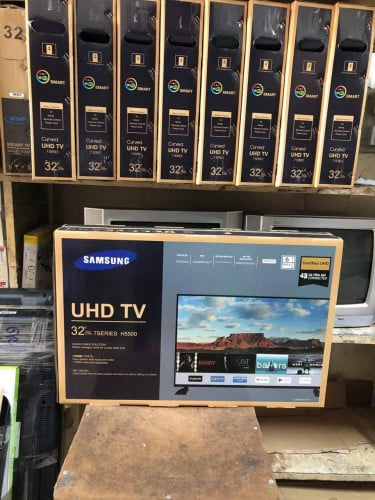 𝐒𝐦𝐚𝐫𝐭 𝐓𝐕 𝟑𝟐" 𝐂𝐫𝐲𝐬𝐭𝐚𝐥