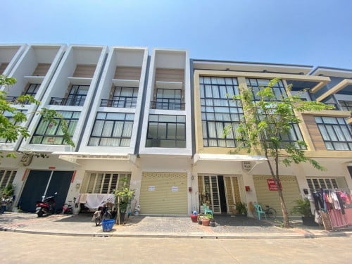 🏠#ផ្ទះអាជីវកម្មសម្រាប់ជួល ជិតផ្សារបុរីប៉េងហួតបឹងស្នោរ