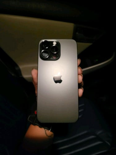 15pro max ZP/256 សុំនុំសុីន 99% ដូរអេក្រង់GX តែមួយគត់