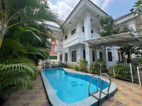 4 Bedroom Pool Villa for Rent in Khan Toul Kork