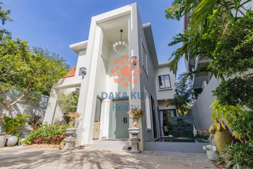 5 Bedrooms House for rent in Krong Siem Reap-Svay Dangkum