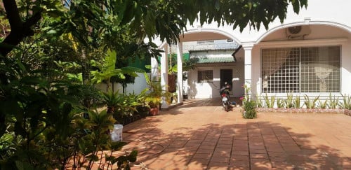 6 Bedrooms Villa available for rent in Chamraeun Phol Area