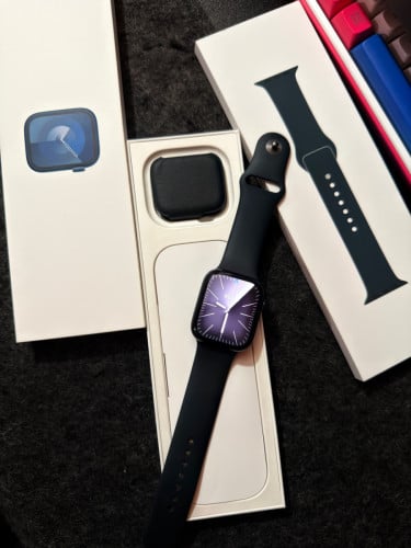 Apple Watch Series 9 45mm Full Box + Charger