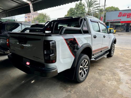 CHEVROLET COLORADO 2017ម៉ាស៊ូតលេខដៃប៉ុង2កាពីតាស់ខ្លាញ់គោក្រុមហ៊ុន