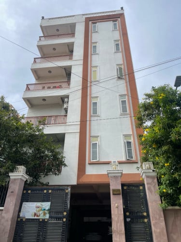 Condo Building for Urgent Sale – Good Price Near Chip Mong 271 Mall