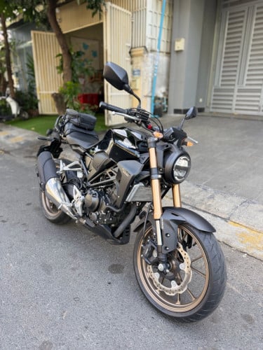 Honda CB250R Japan 019 ស្លាកលេខ 1LH-9xxx