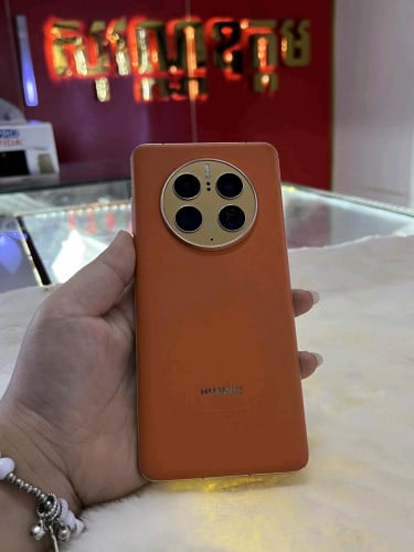 Huawei Mate 50pro  ram8G/512G sim2 របស់ក្រុមហ៊ុន