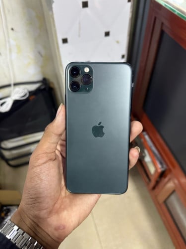 iPhone 11 Pro Mak សាណុំសុីន