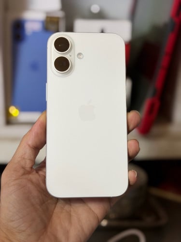 iPhone 16