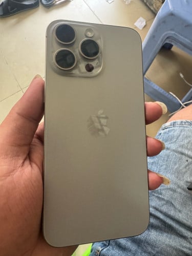 iphone15pro max ទូរស៊ព្ទបញ្ចាំដាច់លក់ក្រោមទីផ្សា