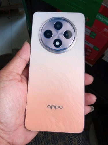 Oppo reno12f សានុំហ្សុិន មុខក្រោយស្អាត