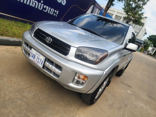 Rav4 ឆ្នាំ 2001 ពណ៌ទឹកប្រាក់ 2AB