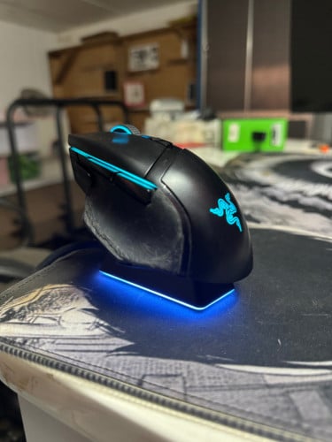 Razer basilisk ultimate with charging dock