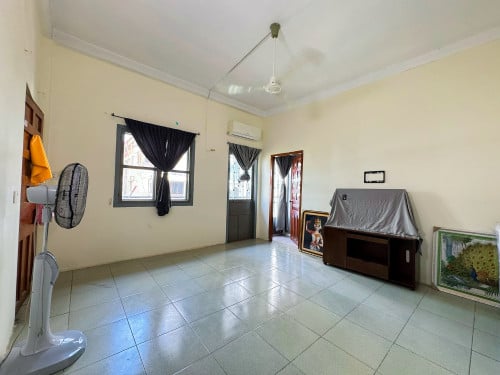 Rent Room on 3-Floor near walk-street