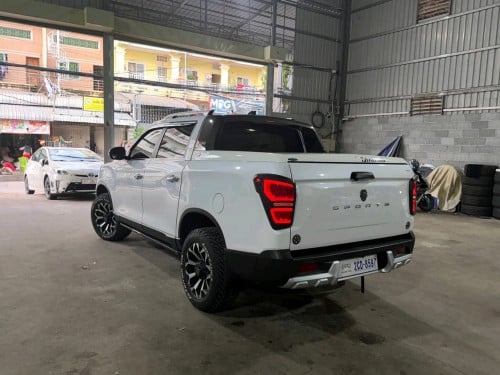 Ssang young Rexton sports 2019full option