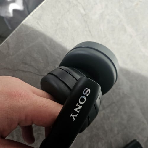 They sell Sony Hedset