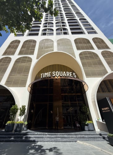 TIMES SQUARE 5