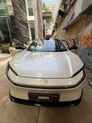 Toyota BZ5 លក់បញ្ចុះតំលៃពិសេស