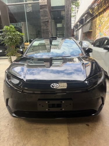 Toyota BZ5 លក់បញ្ចុះតំលៃពិសេស