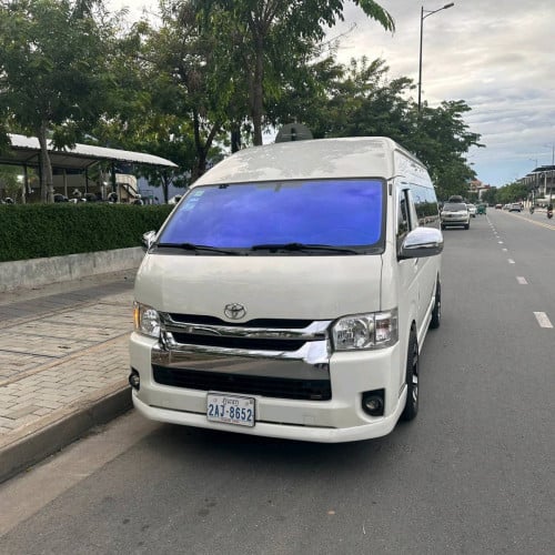 Toyota hiace 2017