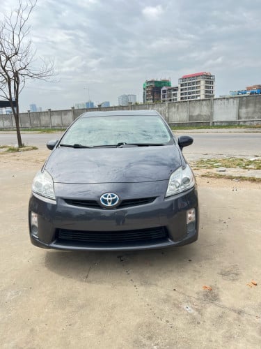 Toyota prius 2010 option 2 ឡើង 3 ឡានក្រដាសពន្ធ តម្លៃក្រោមទីផ្សារ