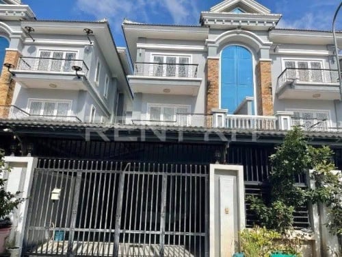 Twin Villa for rent at Russey Keo