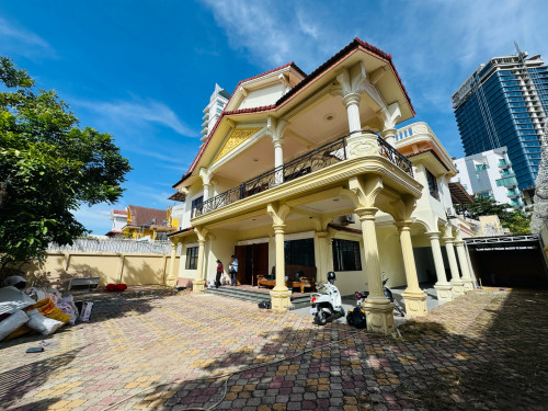 Villa 7 Bedrooms For Rent In Toul Kork Area Very Good For Lving and Office.