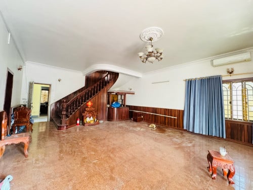 Villa 7 Bedrooms For Rent In Toul Kork Area Very Good For Lving and Office.