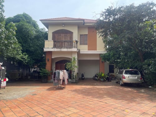 Villa near seahorse landmark (ផ្ទះវីឡាក្បែររូបចម្លាក់សេះសមុទ្រខេត្តកំពត)