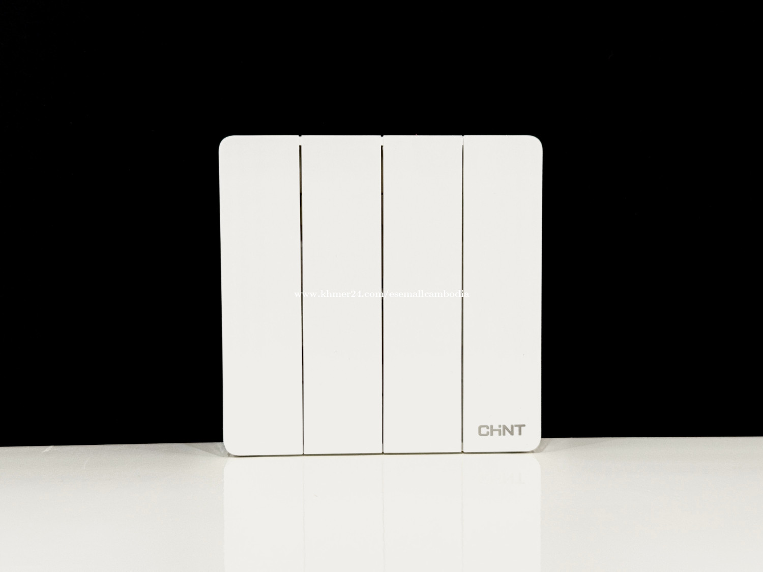CHiNT Switch NEW2-M00700 – 4 Gang 10AX 250V (218516)