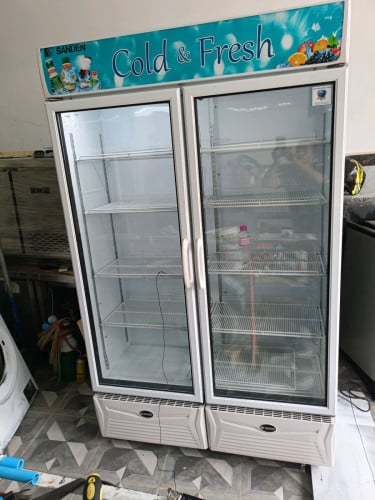 ទូខ្លះសេរត្រជាក់ទ្វារពីរ