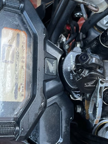 ត្រូវកាលក់ម៉ូតូ