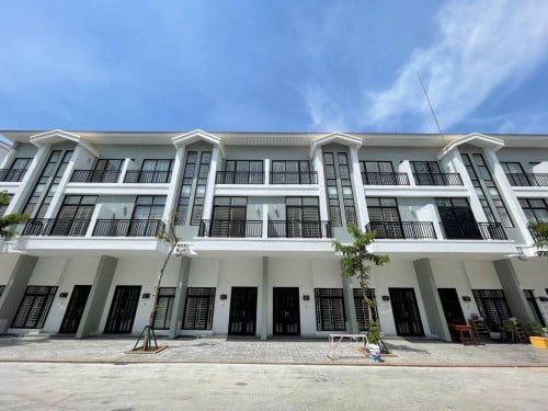 ផ្ទះលក់បន្ទាន់នៅបឹងស្នោ