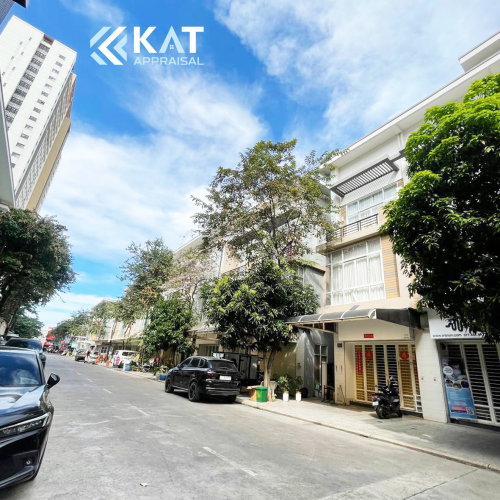 ផ្ទះអាជីវកម្មសម្រាប់ជួល នៅ បុរី ប៉េង ហួតបឹងស្នោរ សល់ដីចំហៀង