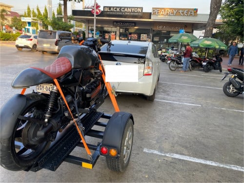 រ៉ឺម៉កដឹកម៉ូតូ