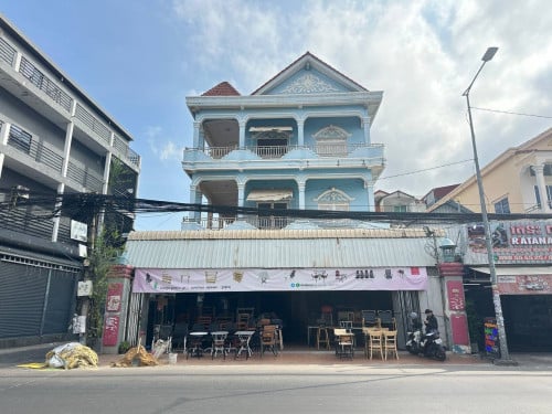 ផ្ទះអាជីវកម្មសម្រាប់លក់