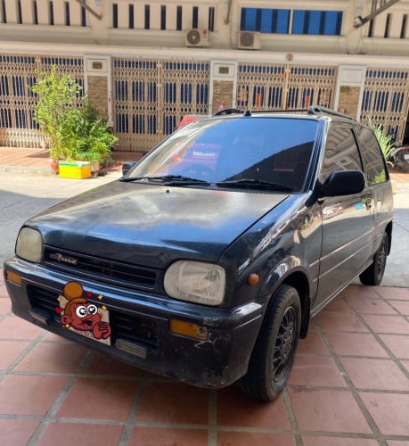 ឡានជប៉ុនស្អាតល្អមានសន្ទុះស្ទុះខ្លាំងមានល្បឿនលឿន