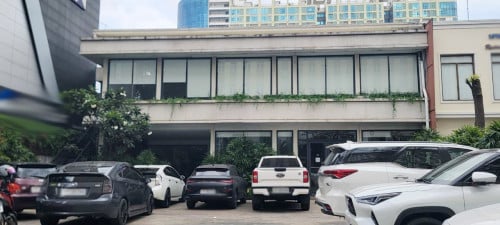 ហាងជួលលើផ្លូវមុនីវង្ស តំបន់អ៊ូអរខ្លង