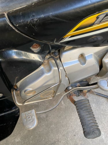 ម៉ូតូស្អាតម្ចាស់ដេីម