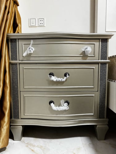 តុក្បាលគ្រែ​