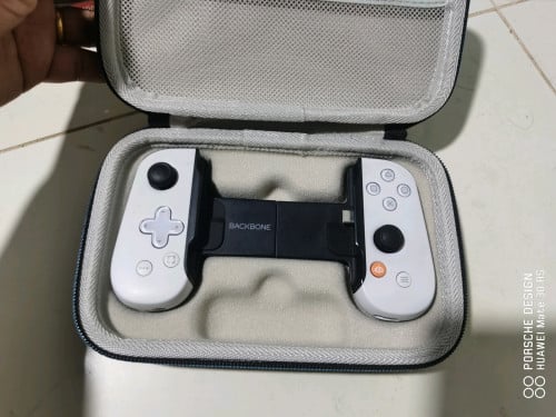 ដៃហ្គេម Backbone នៅស្អាត99%