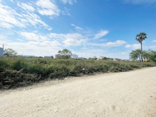 ដីកែងលក់បន្ទាន់ នៅឈូកវ៉ា២ | Corner Land For Urgent Sale in Chhouk Va 2​ - $199/m²