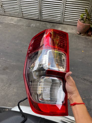 ស្តុបក្រោយស្រុីន Ford 022លក់ ខាងឆ្វេង