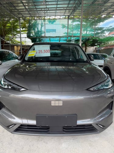 ឡានអគ្គីសនី Geely Galaxy E5