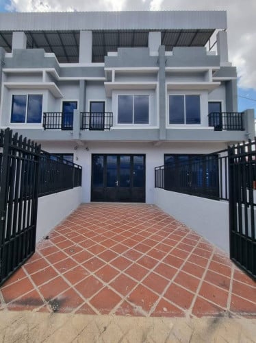 房屋出租 house for rent ផ្ទះជួល 200$/month