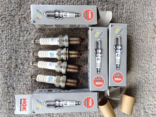 ប៊ូសុីសុីន NGK Iridium ផលិតនៅចិនដោះចេញពីឡានប្រើបាន 1000mile សំរាប់ Prius 2004-2009