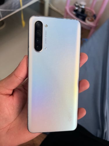 ចង់លក់Oppo reno3 5G 50$