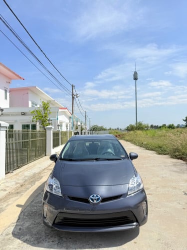 ឡានលក់ Prius 2012