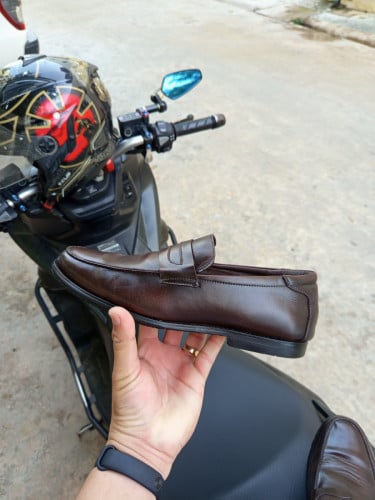 ប៊ូបុរសទំហំ (Size 42) នៅស្អាតខ្លាំង +95%