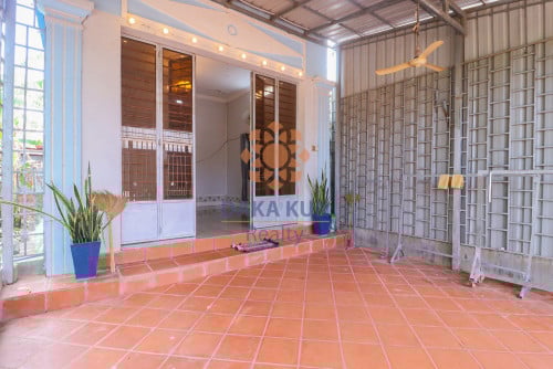 2 Bedrooms House for Rent in Siem Reap City, Sla Kram